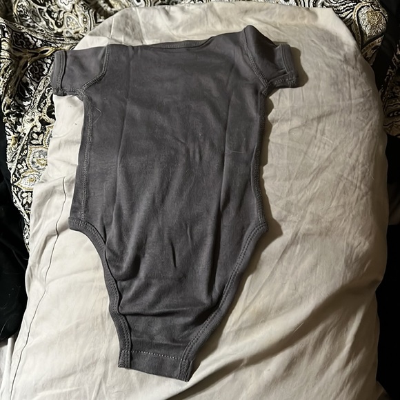 Baby onesie, Tennessee with mountains, 6 months, gray - Picture 3 of 3